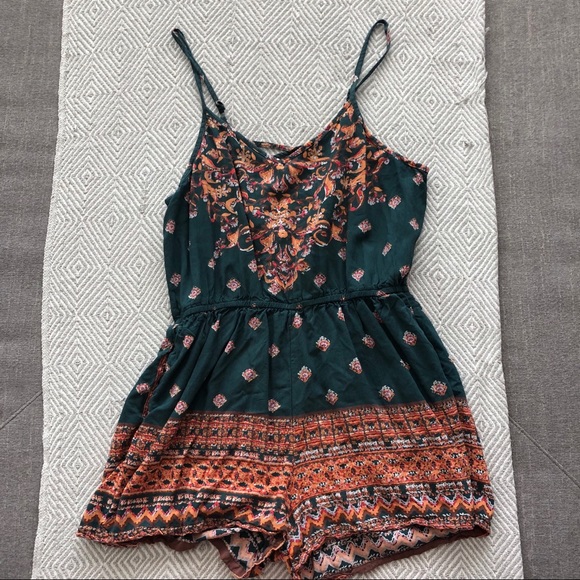 Romper - Picture 2 of 5